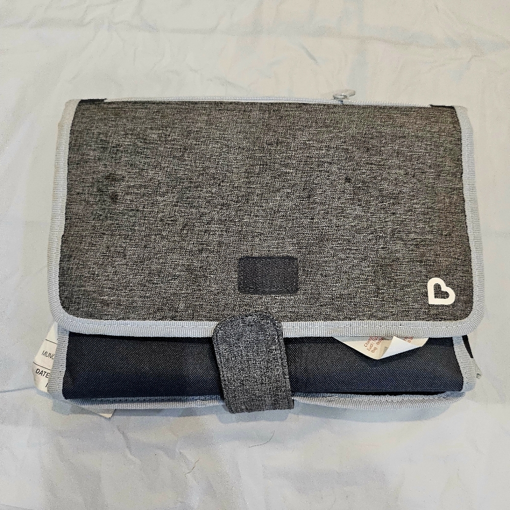 Munchkin GO CHANGE Baby Travel Diaper Kit Gray, Changing Pad Mat